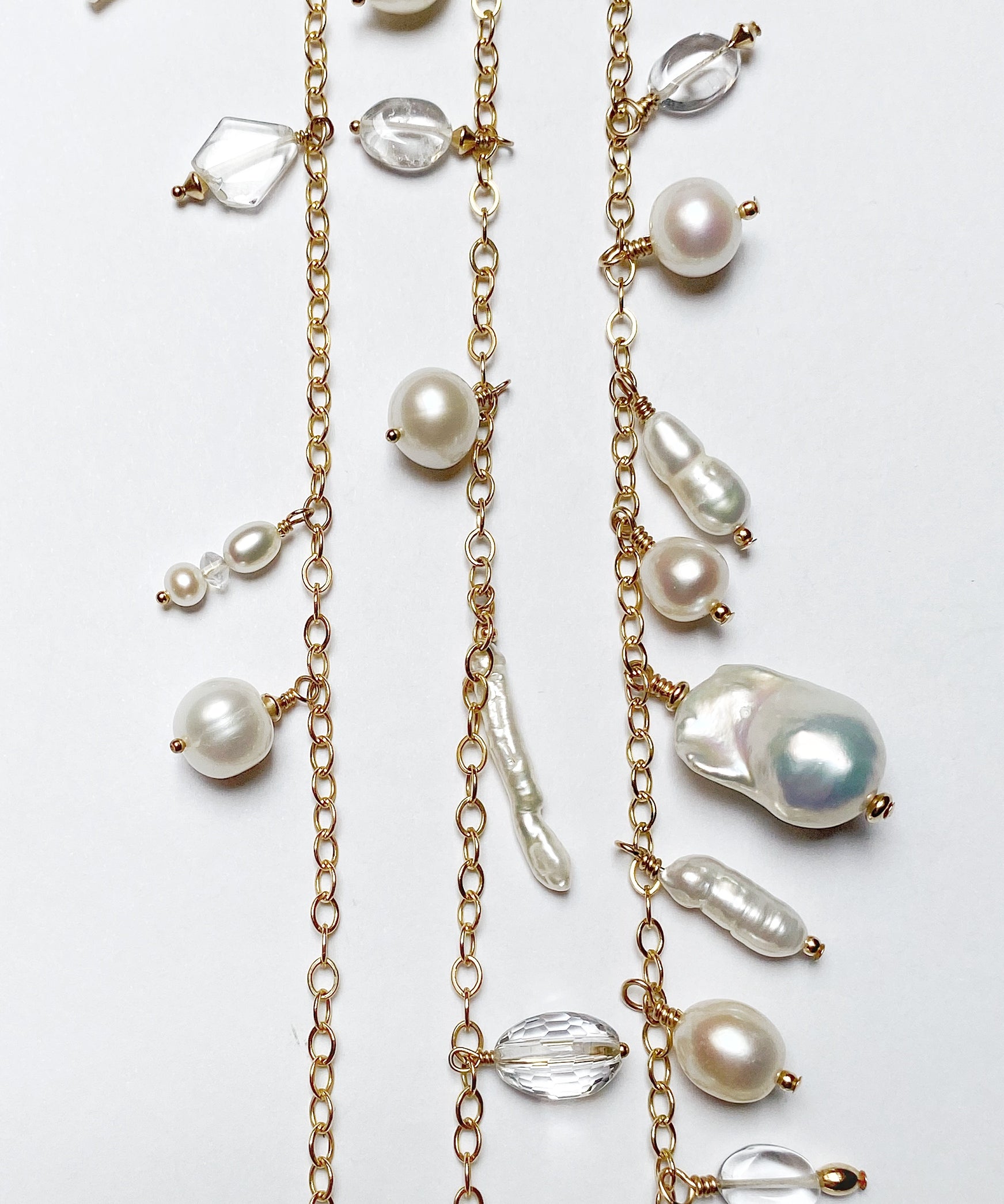 The Tradition of Gifting Pearls at Christmas: Timeless Elegance and Meaning.